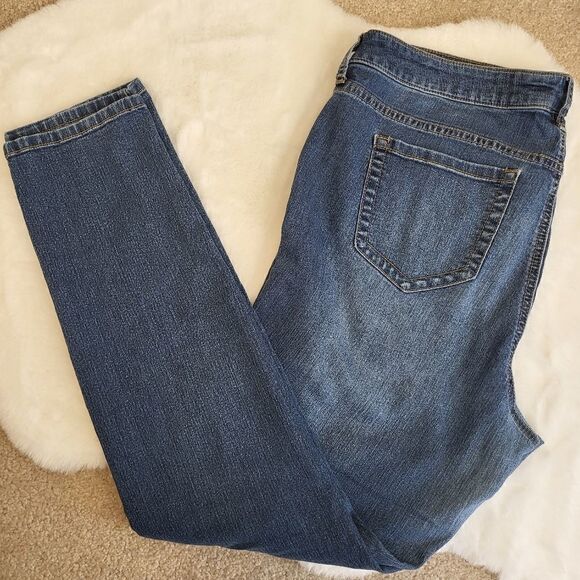 Torrid medium wash jeans  - Picture 5 of 6